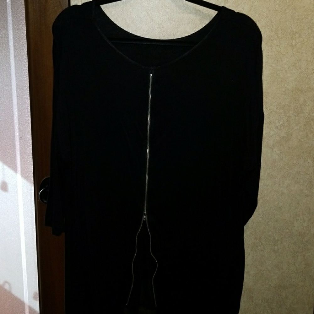 Shirt - Picture 3 of 4